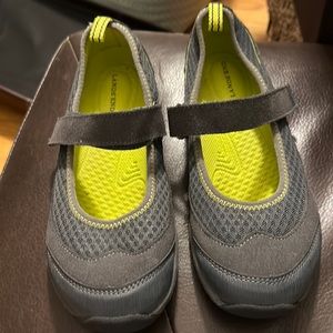 Lands End Womens Trail Sport Mary Jane Shoes 432861 Comfort Gray and Lime size 8